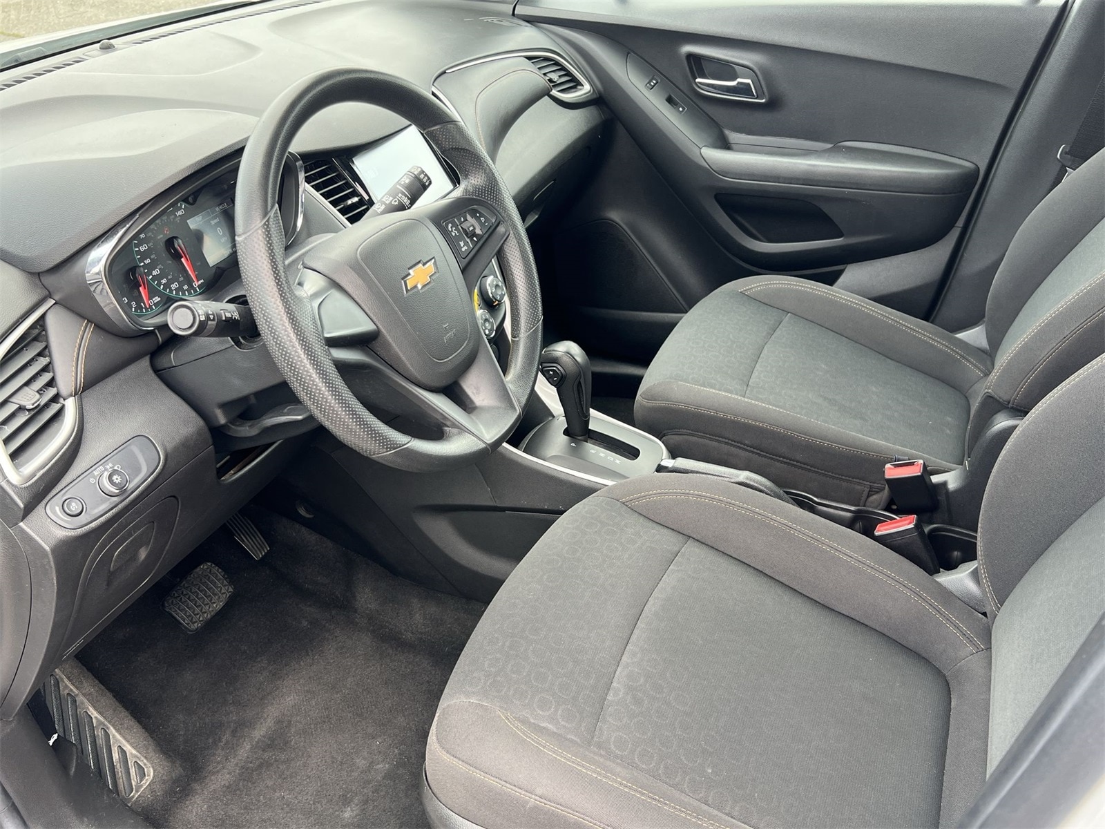 Thumbnail: 2017 Chevrolet Trax - 10