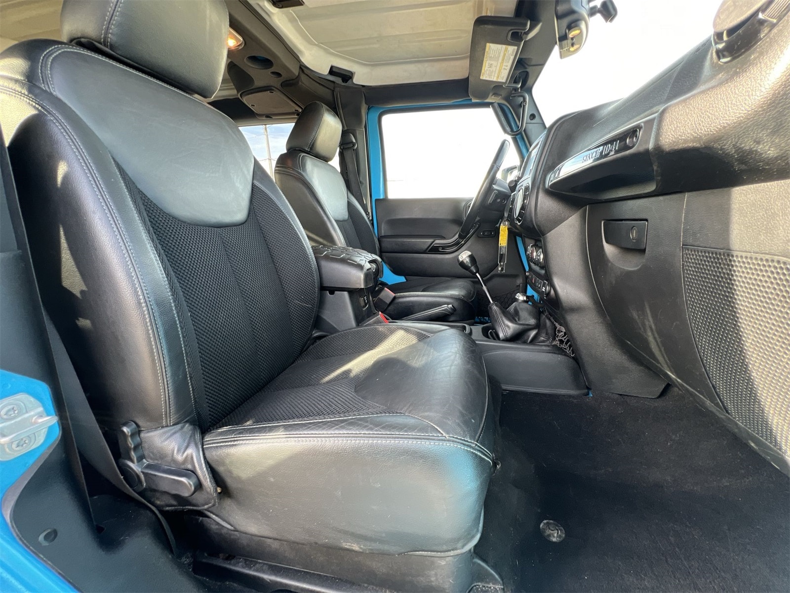 Thumbnail: 2017 Jeep Wrangler - 22