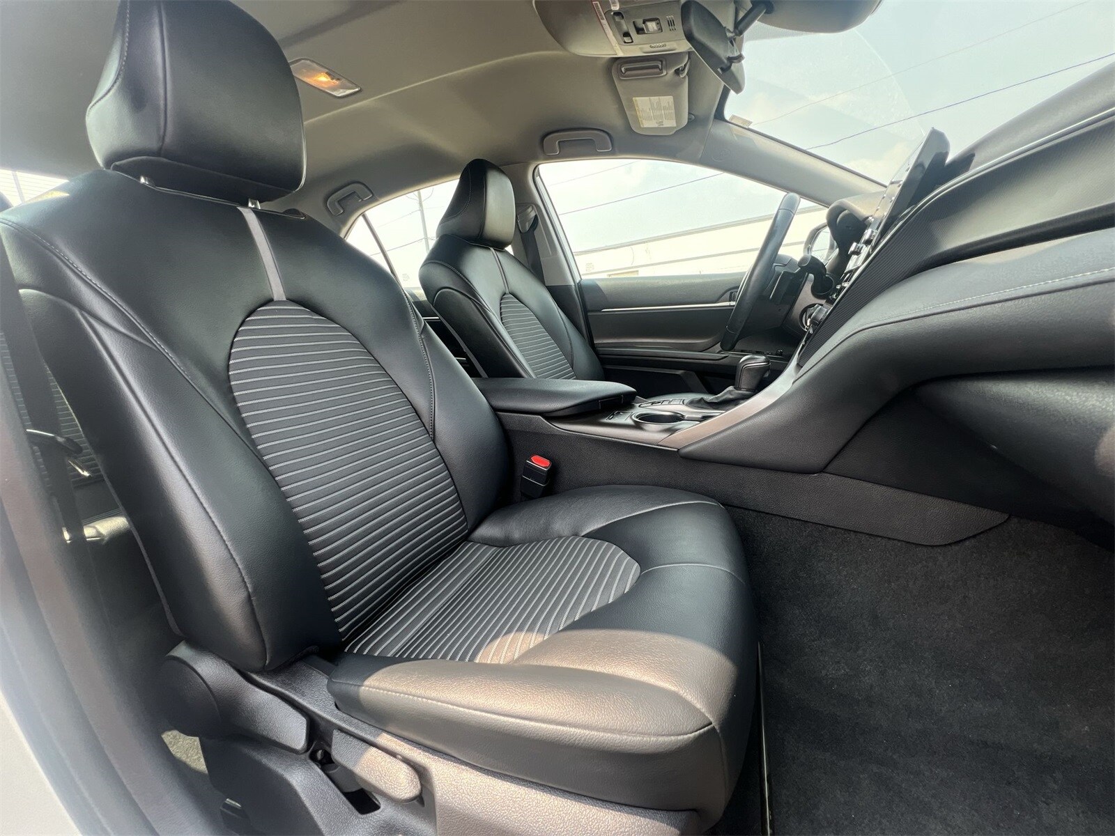 2022 Toyota Camry SE 22