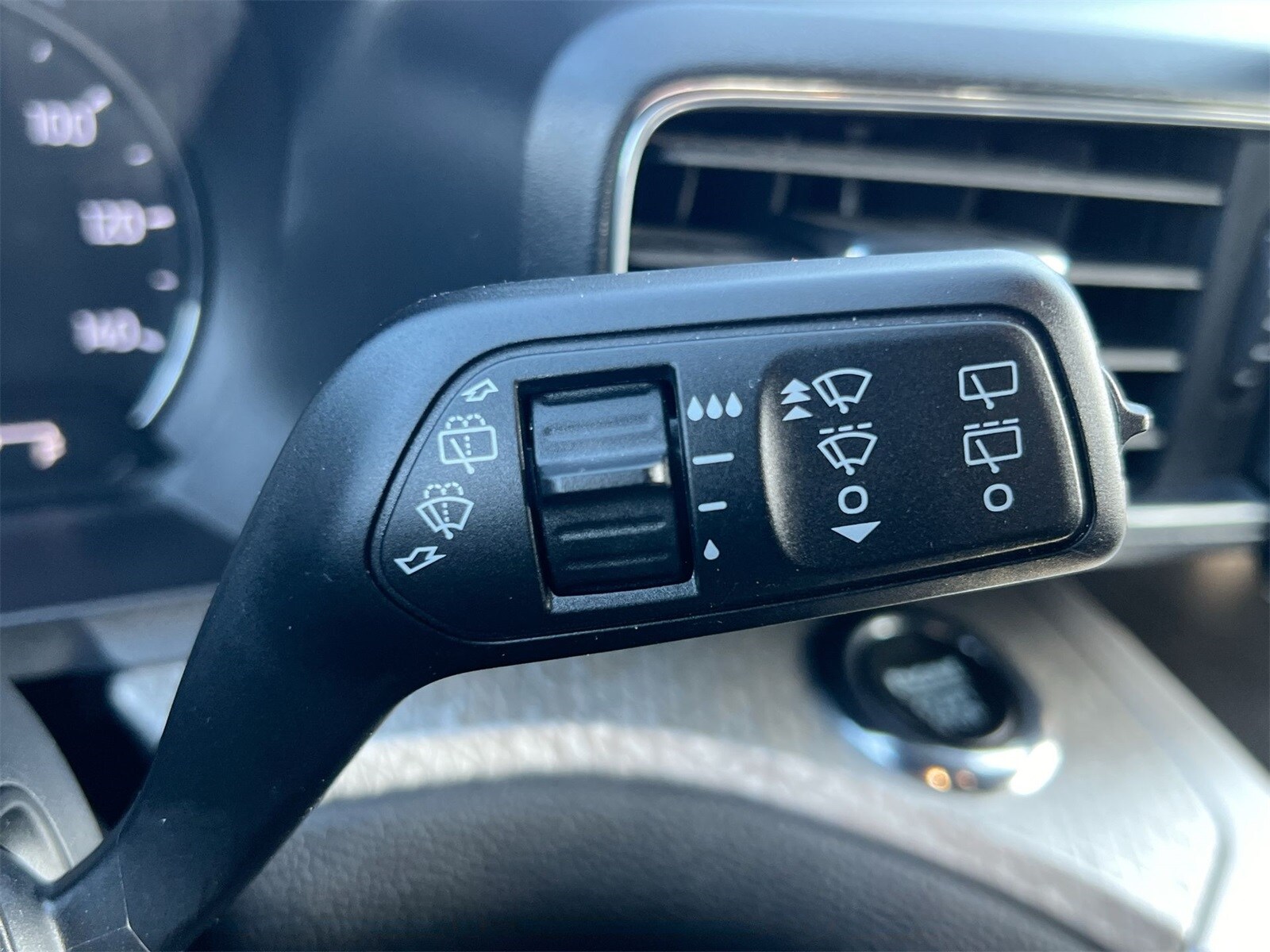 Thumbnail: 2022 Ford Explorer - 26