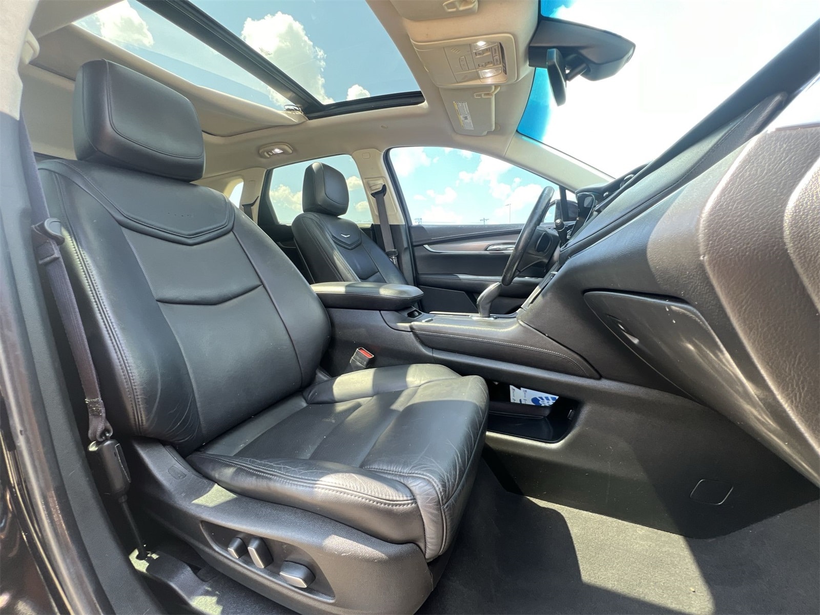 Thumbnail: 2017 Cadillac XT5 - 22
