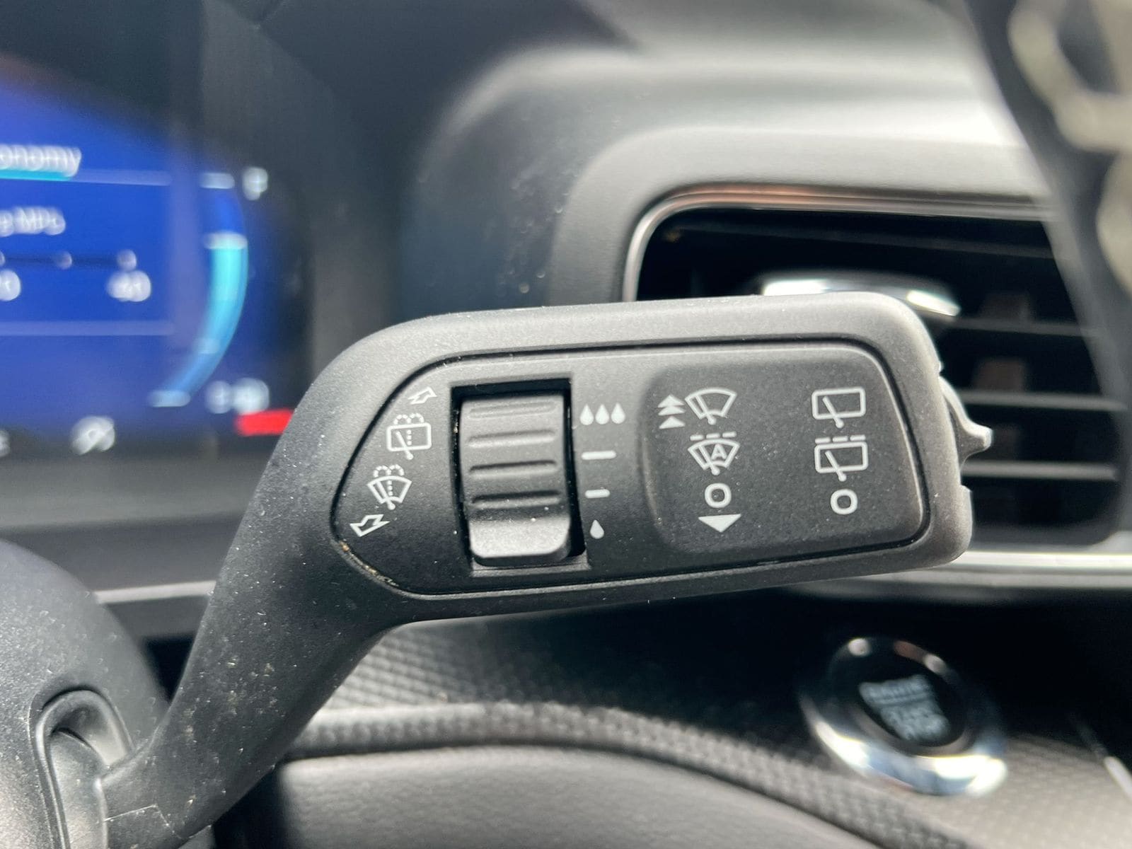 Thumbnail: 2024 Ford Explorer - 25