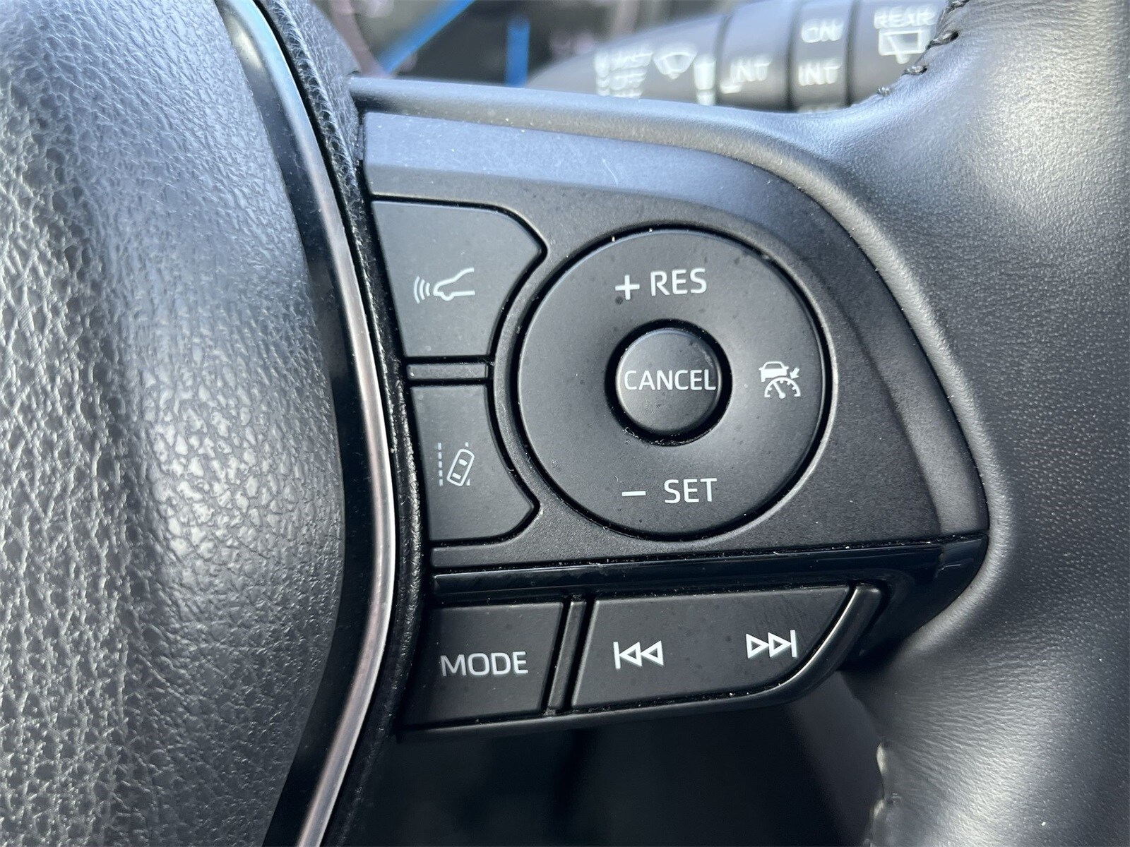 Thumbnail: 2021 Toyota Venza - 26