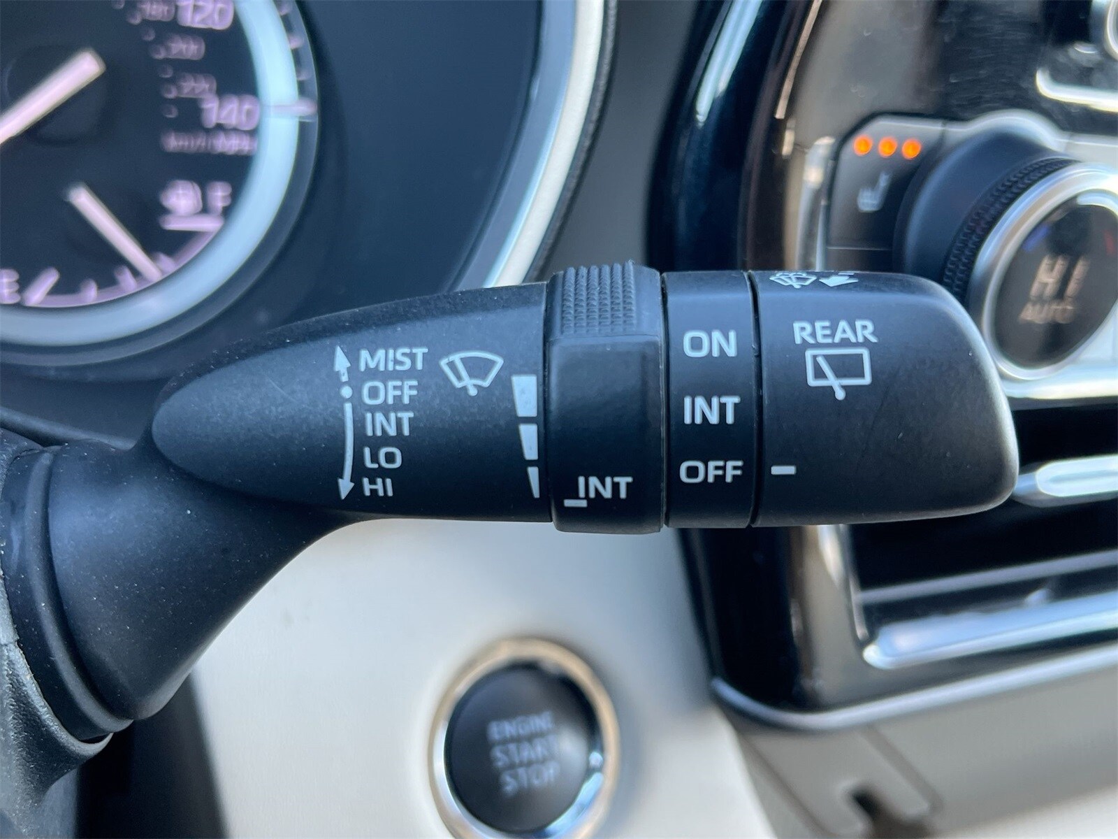 Thumbnail: 2022 Toyota Highlander - 26