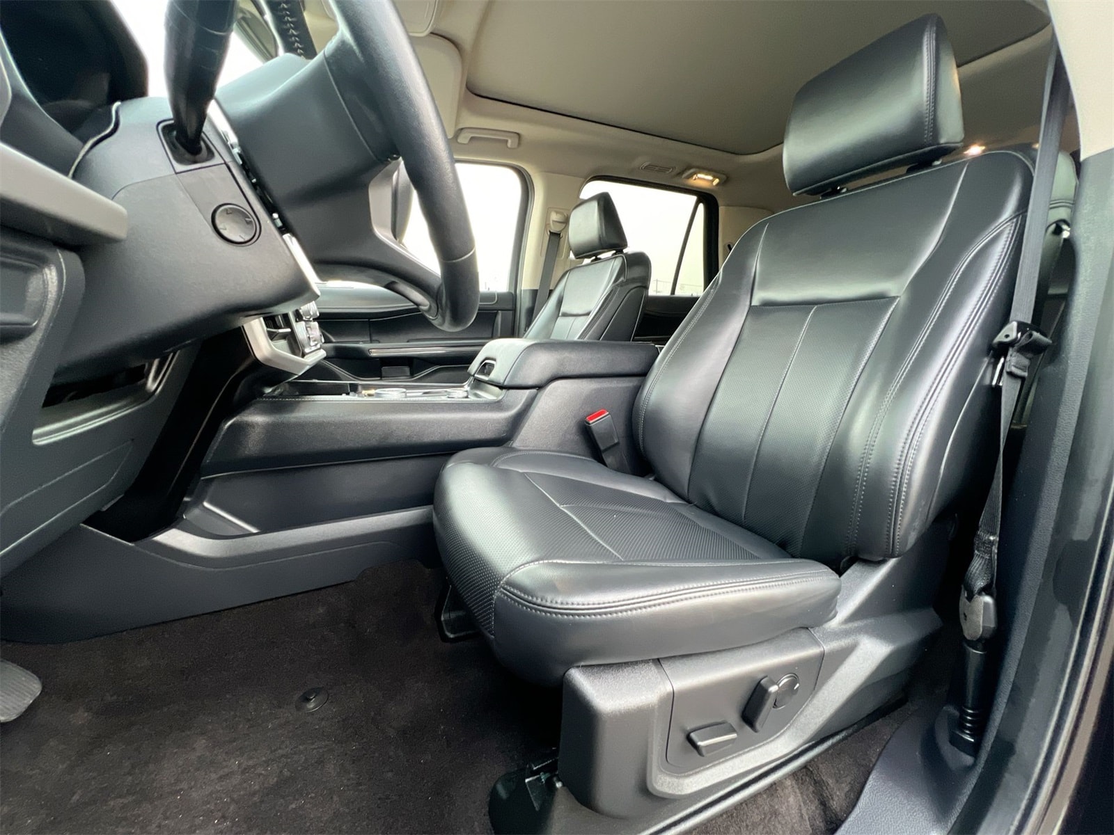 Thumbnail: 2023 Ford Expedition MAX - 16