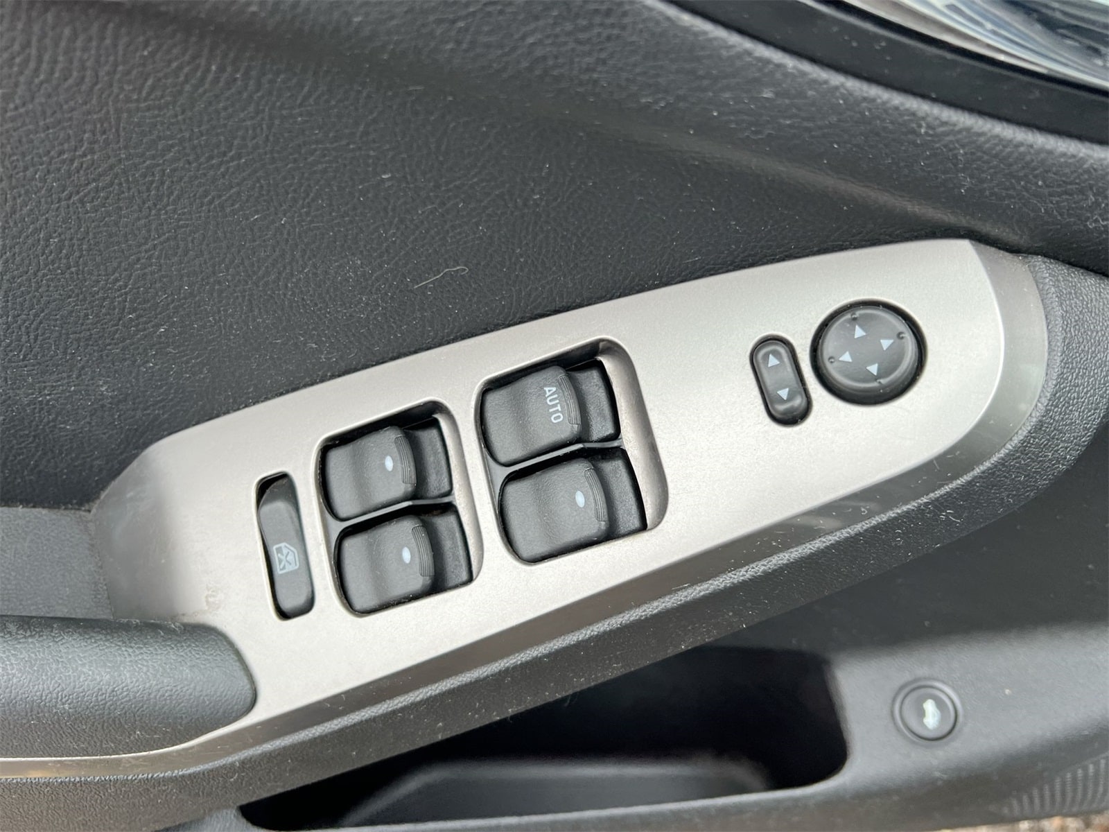 Thumbnail: 2009 Pontiac G6 - 17