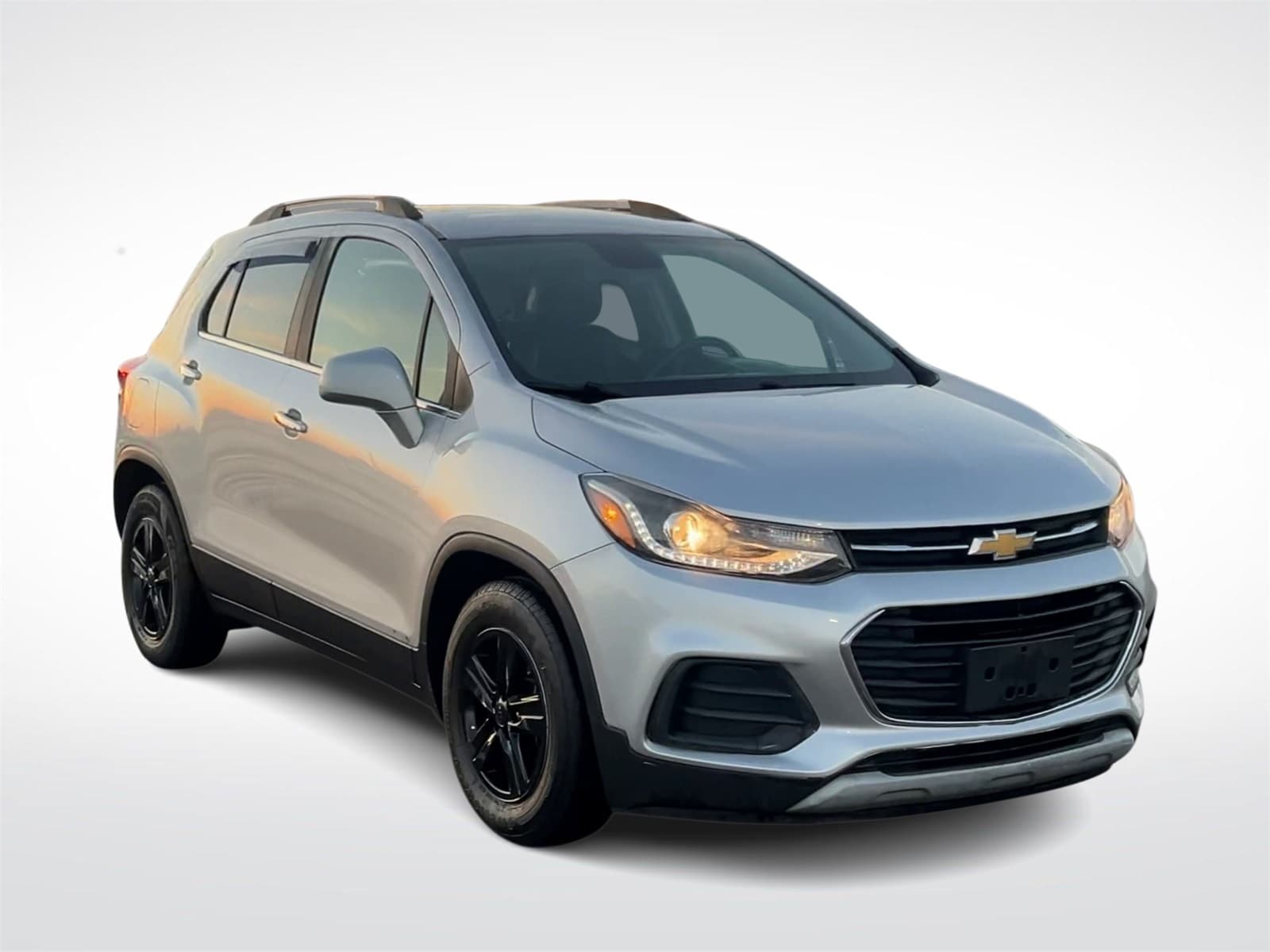 Thumbnail: 2017 Chevrolet Trax - 3