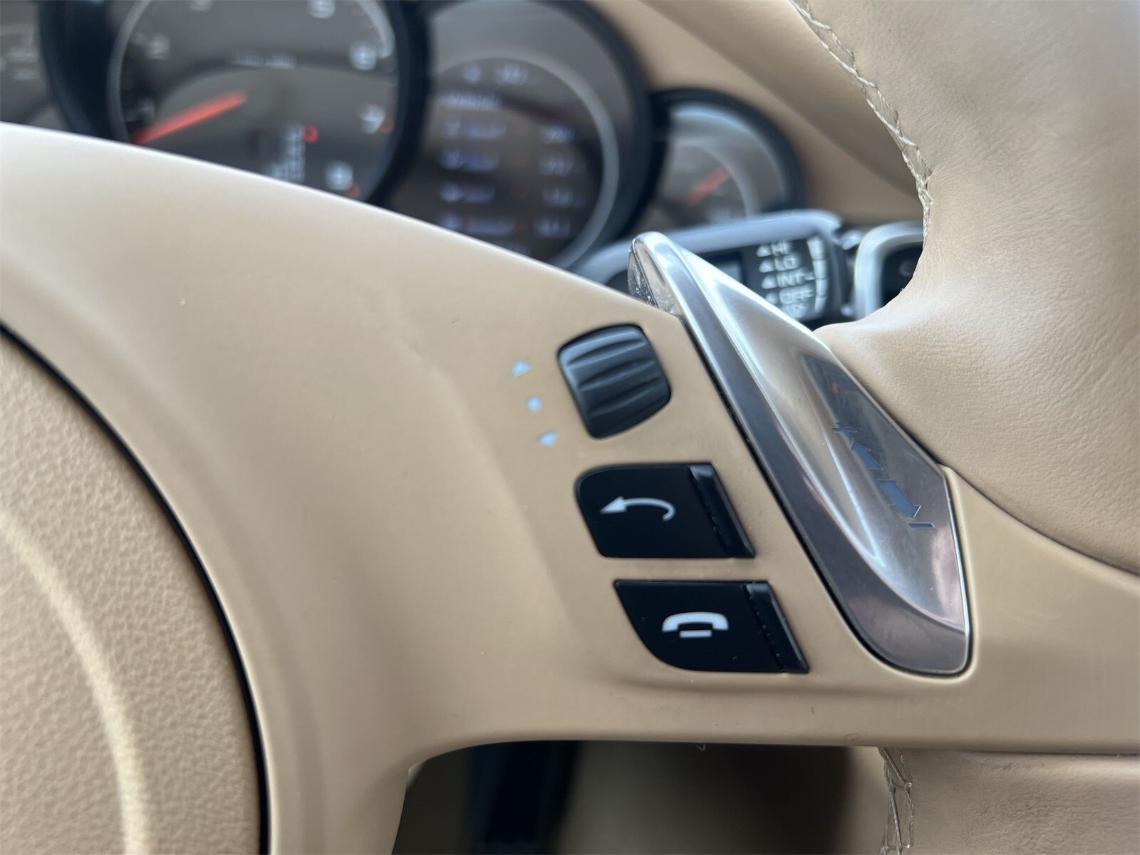 Thumbnail: 2013 Porsche Panamera - 25