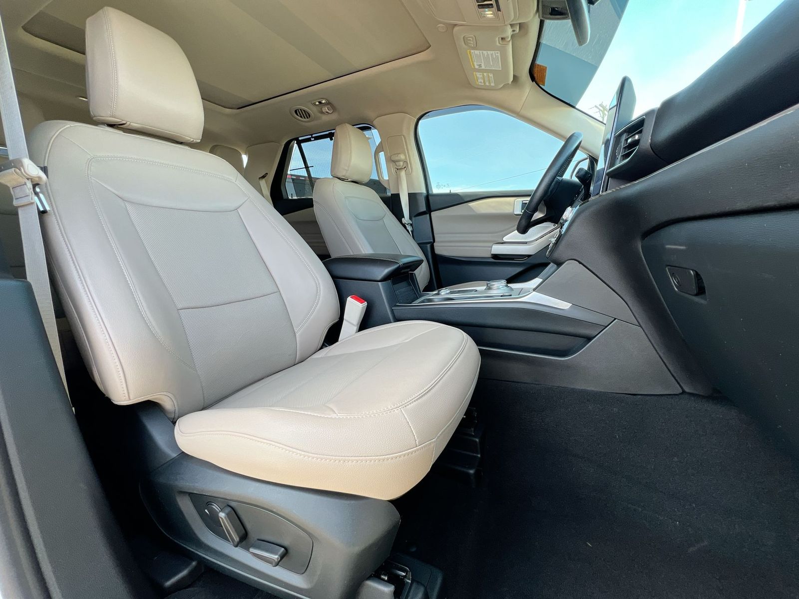 Thumbnail: 2023 Ford Explorer - 21