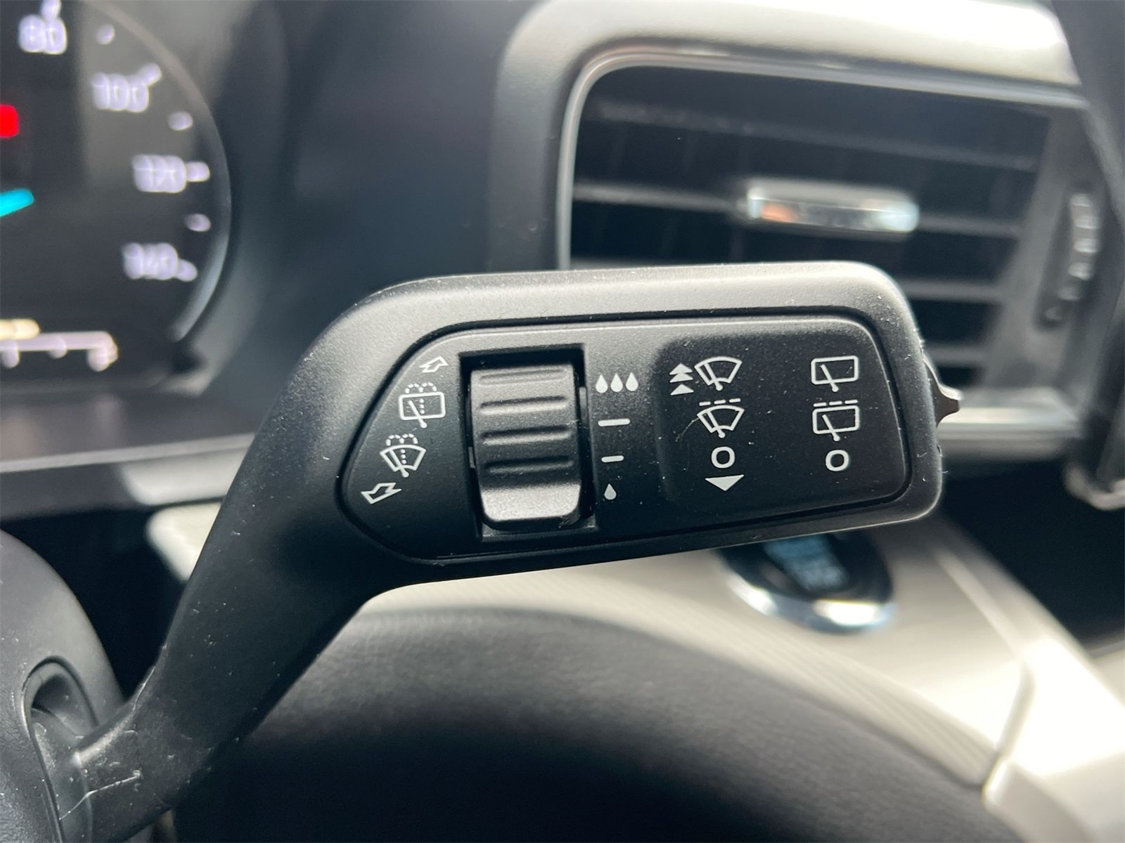 Thumbnail: 2023 Ford Explorer - 26