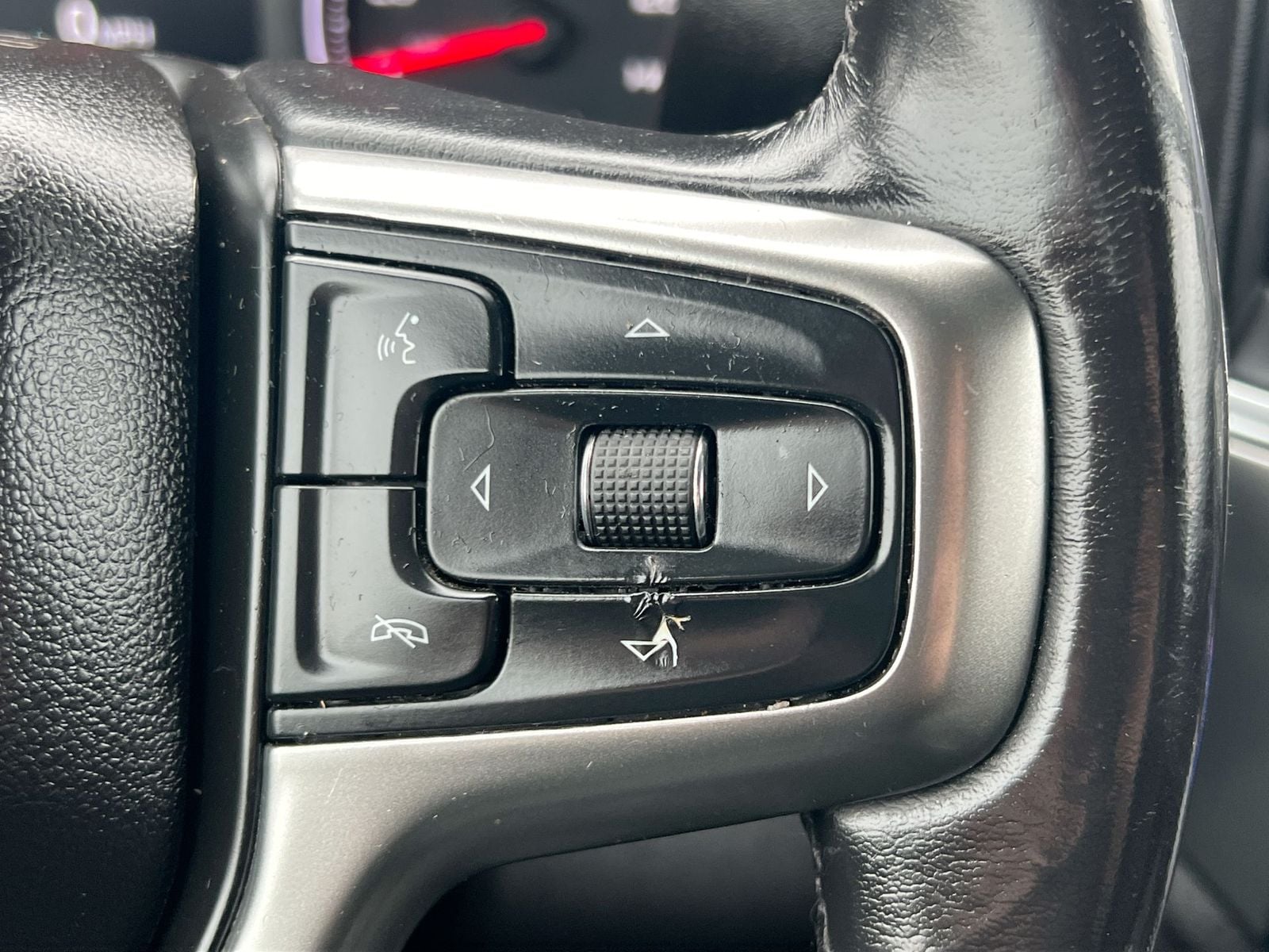 Thumbnail: 2020 Chevrolet Silverado 1500 - 24