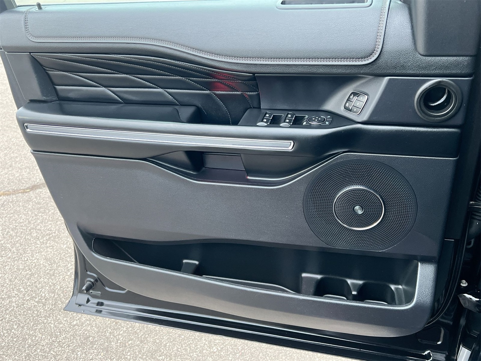 Thumbnail: 2019 Ford Expedition - 29