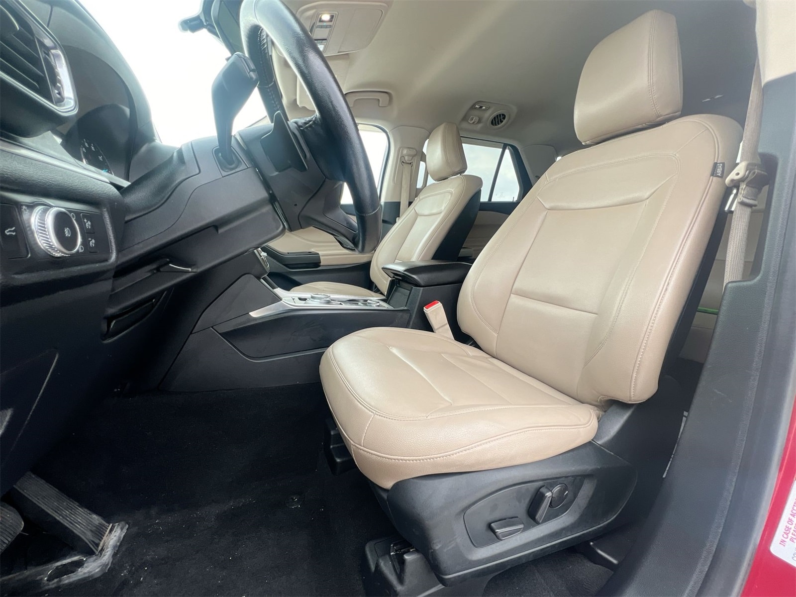 Thumbnail: 2020 Ford Explorer - 16