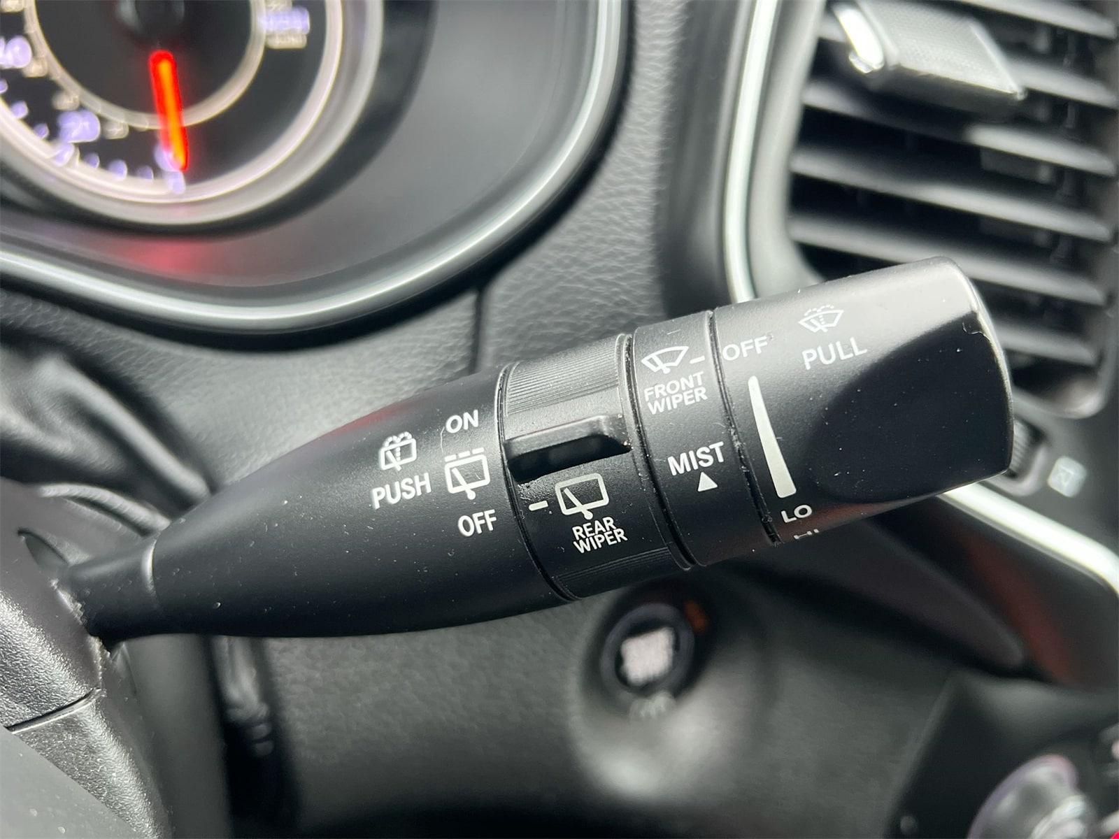 Thumbnail: 2019 Jeep Cherokee - 26