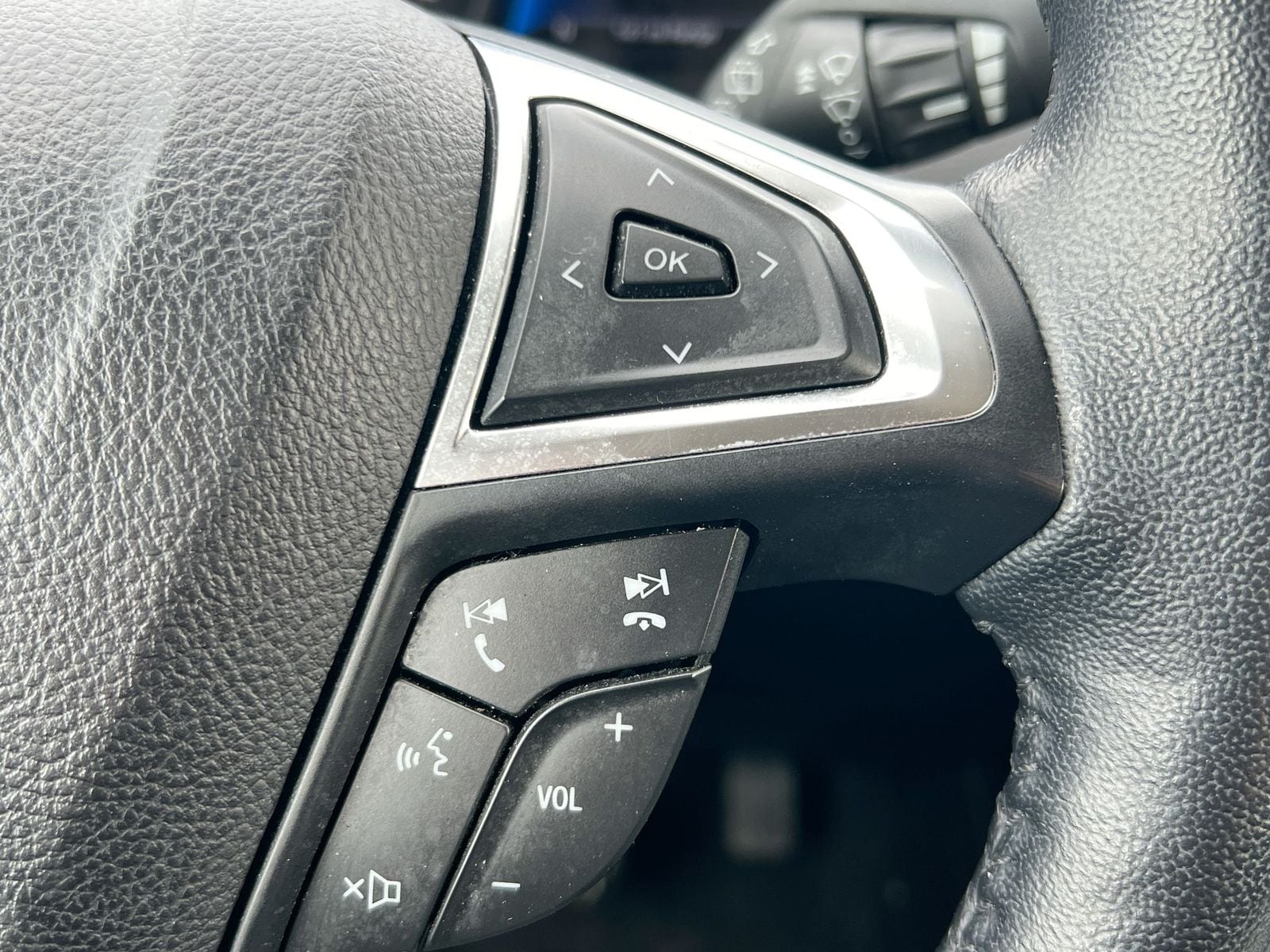 Thumbnail: 2023 Ford Edge - 23