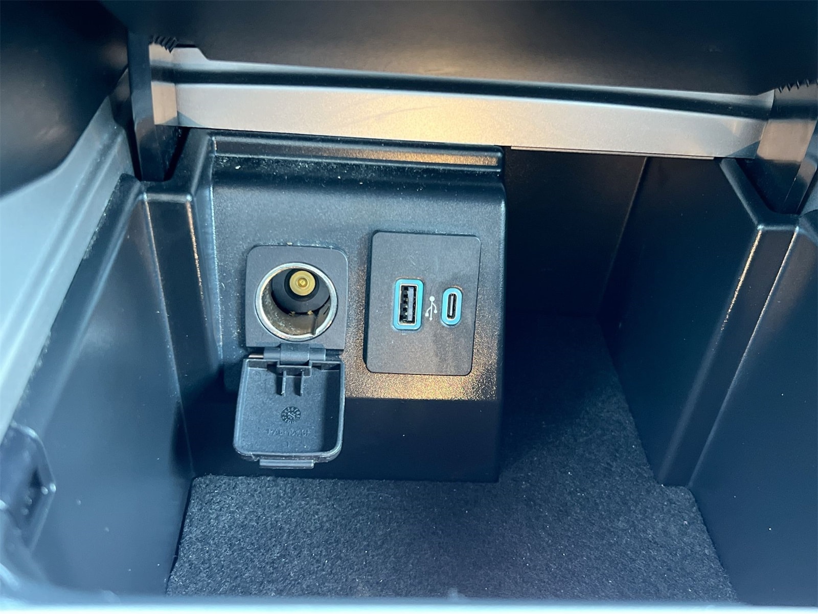 Thumbnail: 2023 Ford Explorer - 31