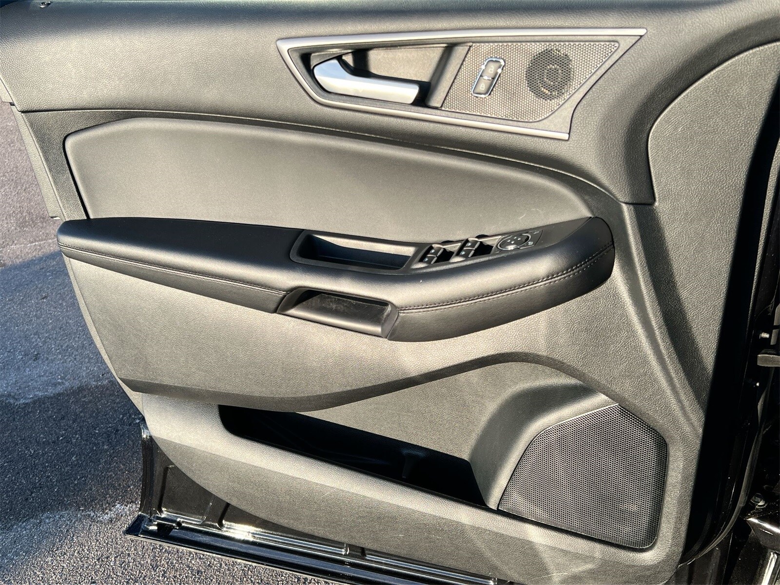 Thumbnail: 2023 Ford Edge - 29