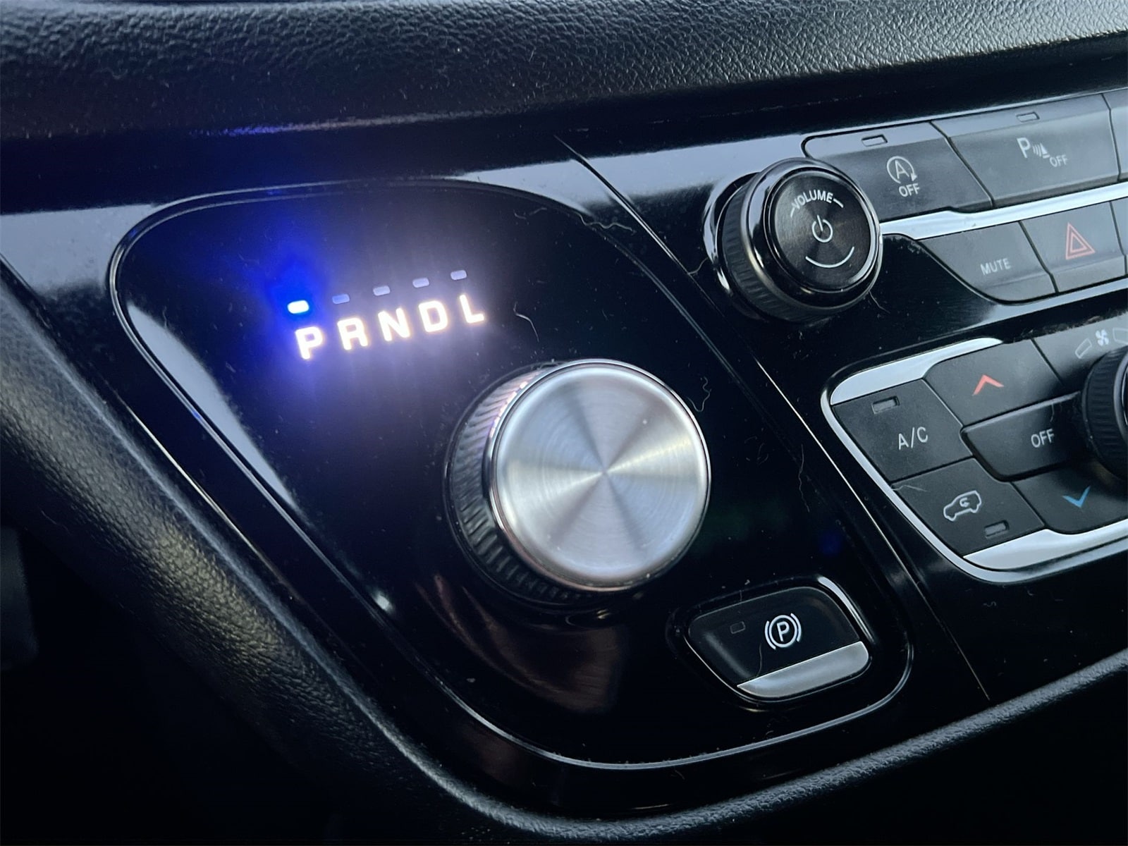 Thumbnail: 2018 Chrysler Pacifica - 31