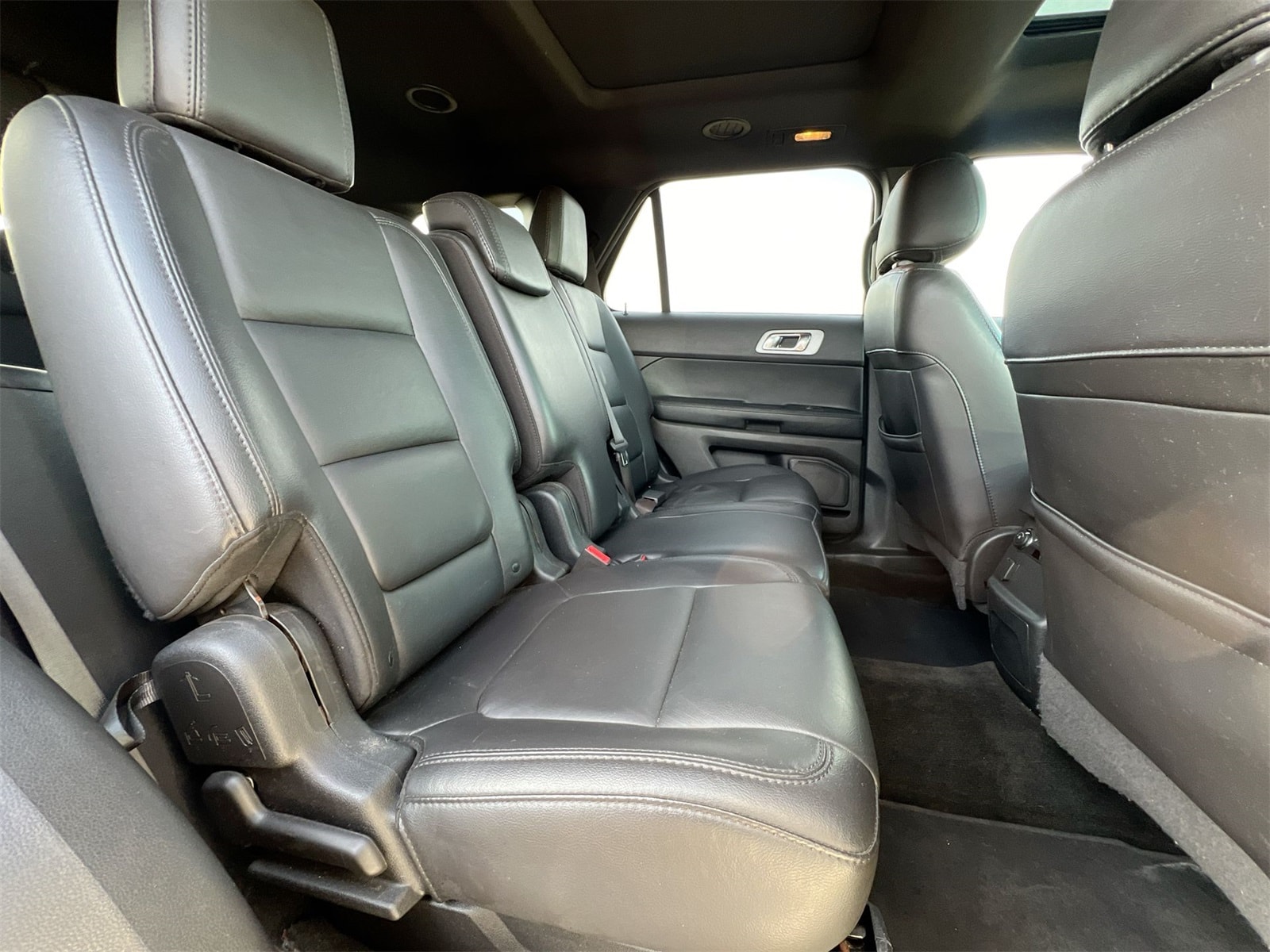 Thumbnail: 2015 Ford Explorer - 20