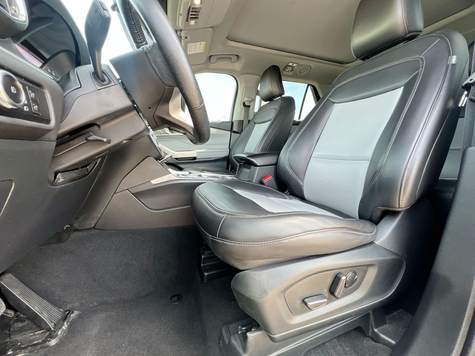 Thumbnail: 2023 Ford Explorer - 16