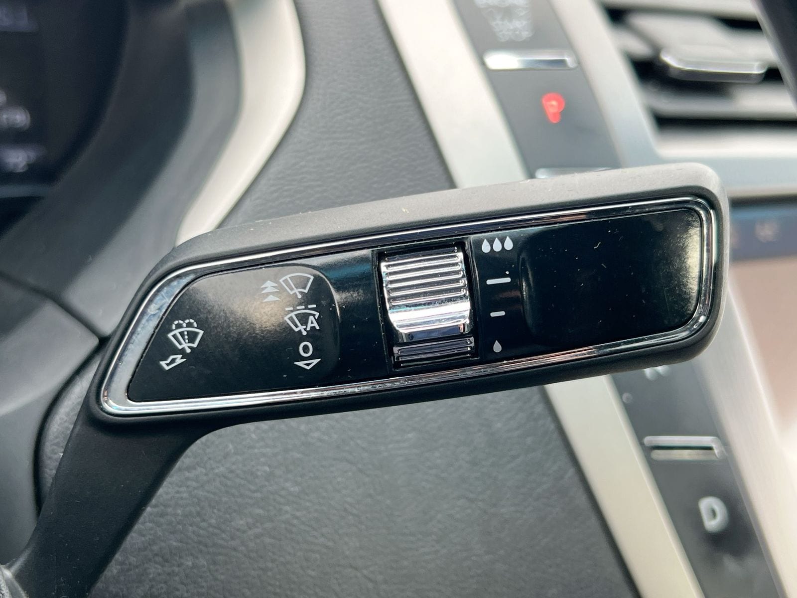 Thumbnail: 2019 Lincoln MKZ - 24