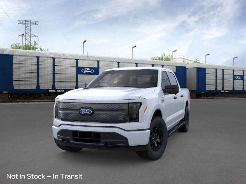 2025 Ford F-150 Lightning XLT photo 2