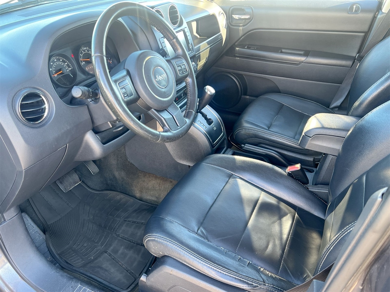 Thumbnail: 2016 Jeep Patriot - 10