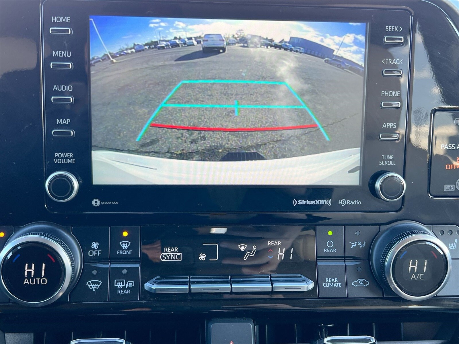 Thumbnail: 2022 Toyota Highlander - 29