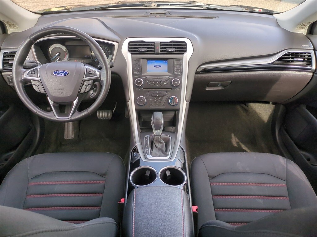 2014 Ford Fusion SE 16