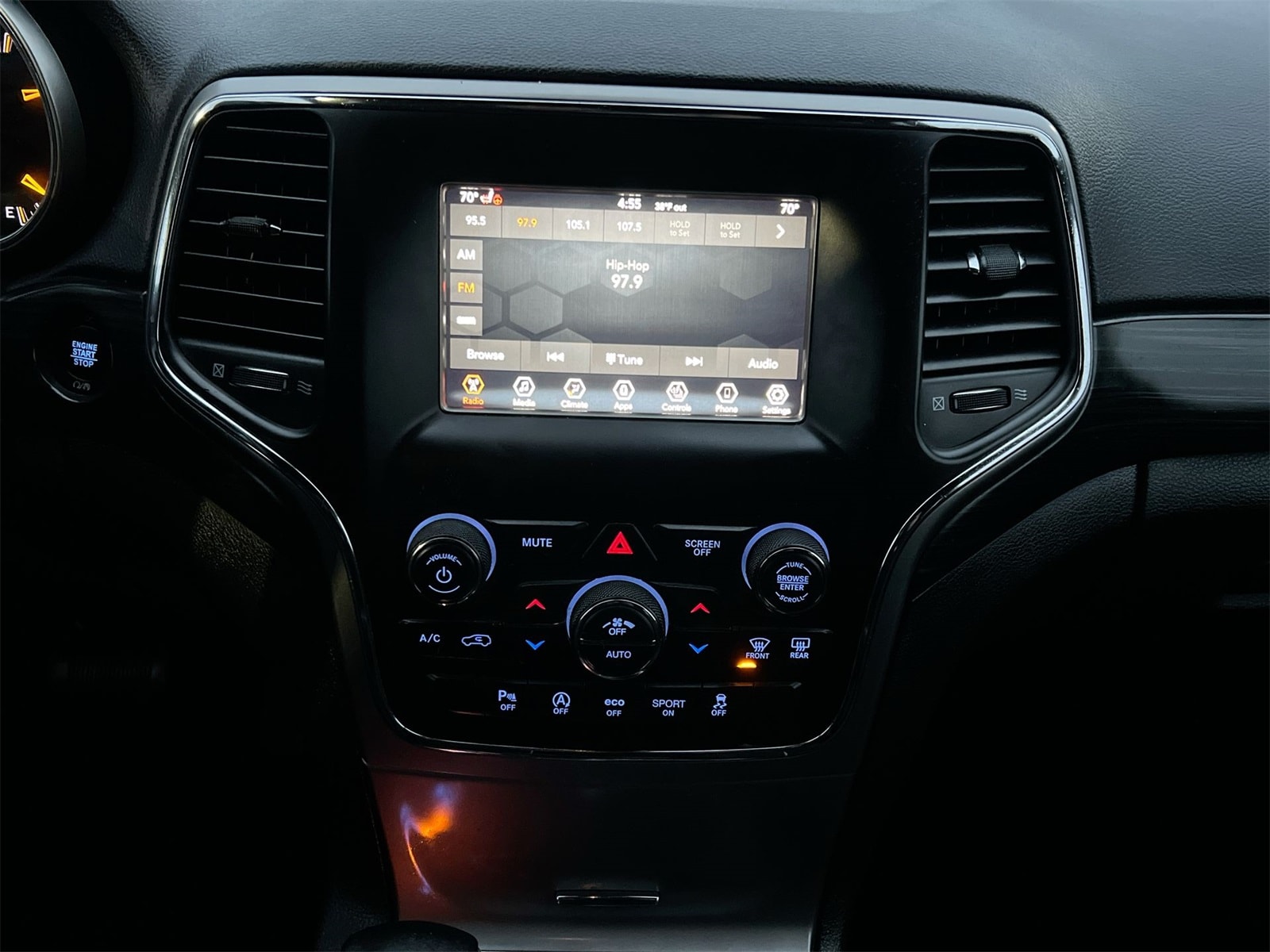 Thumbnail: 2020 Jeep Grand Cherokee - 26