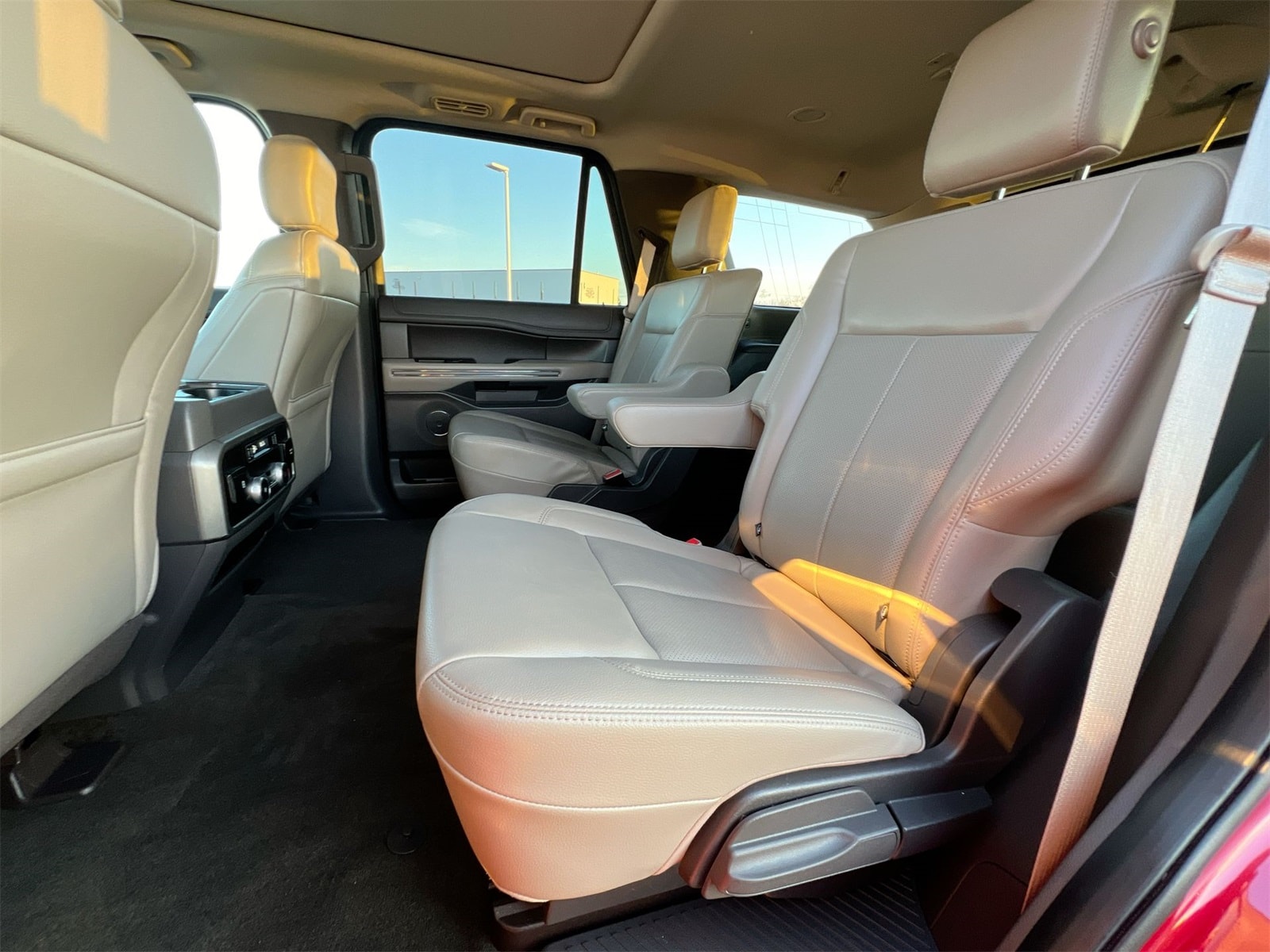 Thumbnail: 2020 Ford Expedition - 19