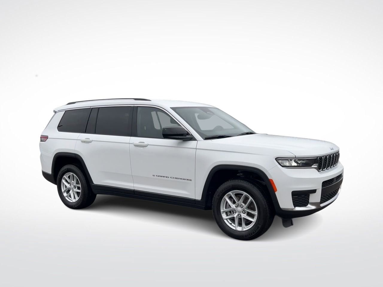2022 Jeep Grand Cherokee L Laredo 2