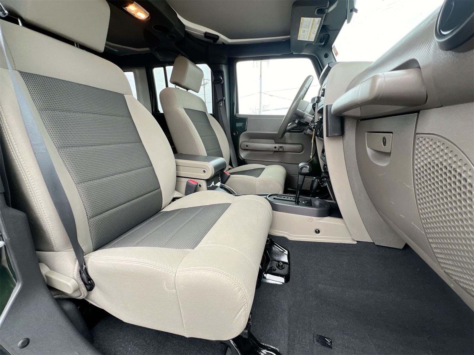 Thumbnail: 2010 Jeep Wrangler - 22