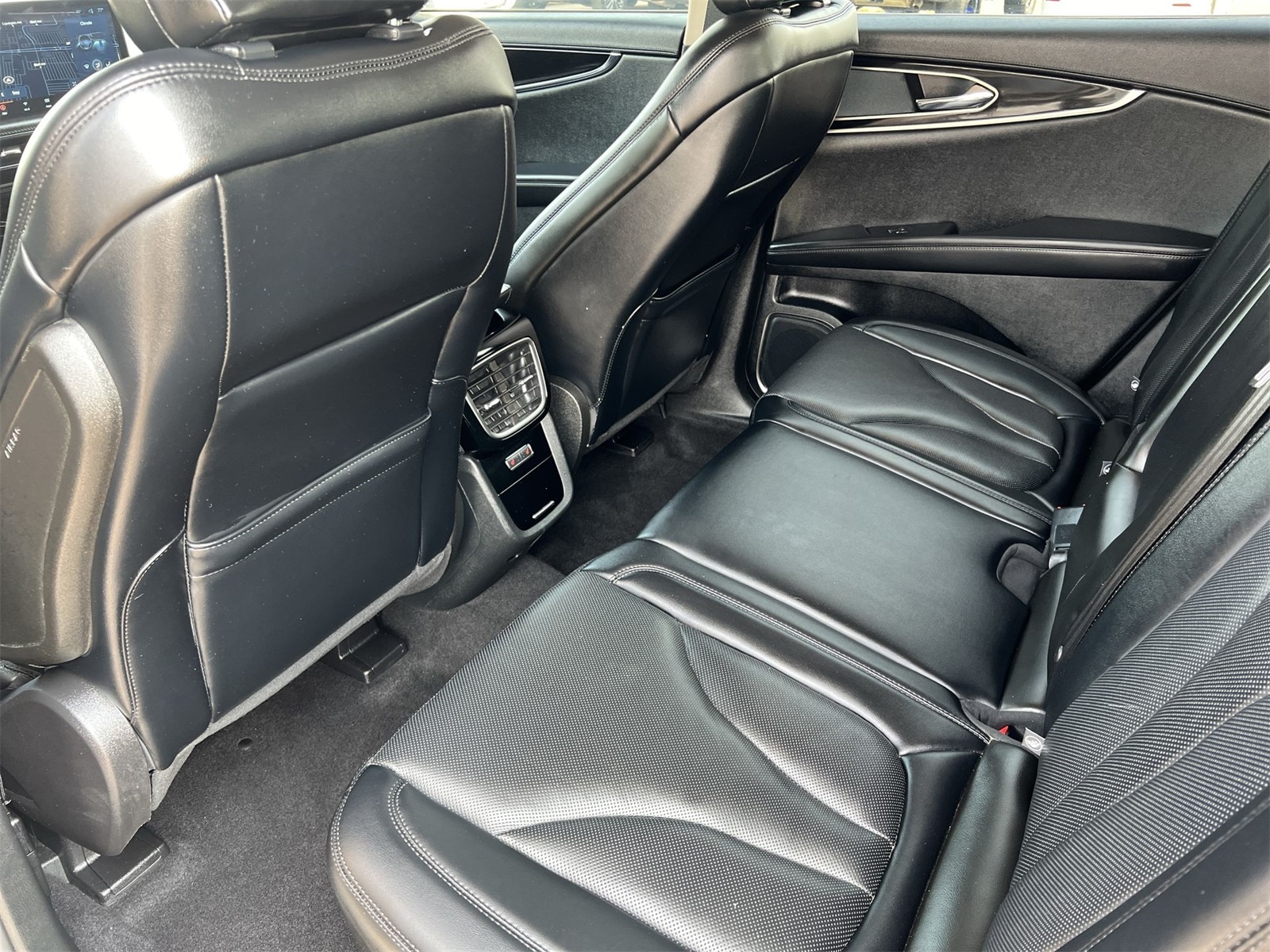 Thumbnail: 2022 Lincoln Nautilus - 19