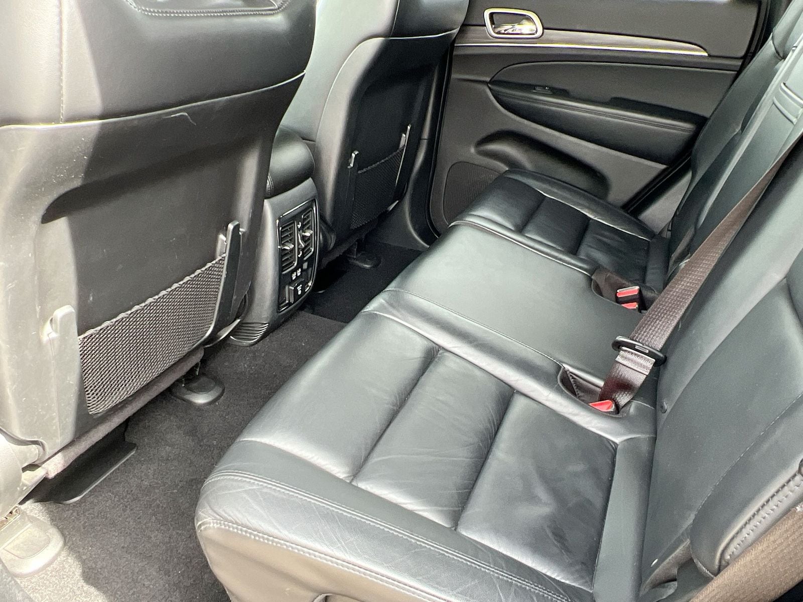 Thumbnail: 2020 Jeep Grand Cherokee - 18