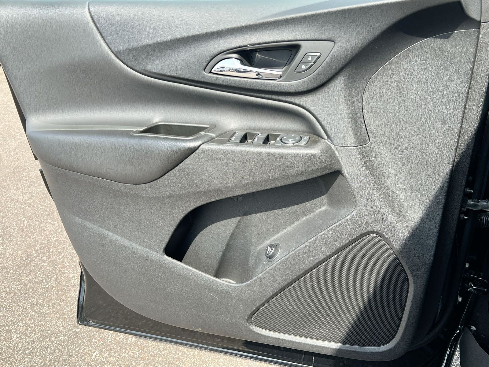 Thumbnail: 2022 Chevrolet Equinox - 30