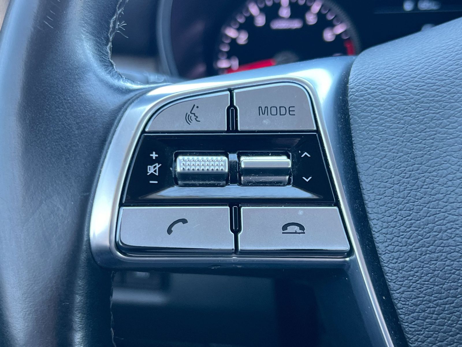 Thumbnail: 2020 Kia Telluride - 23