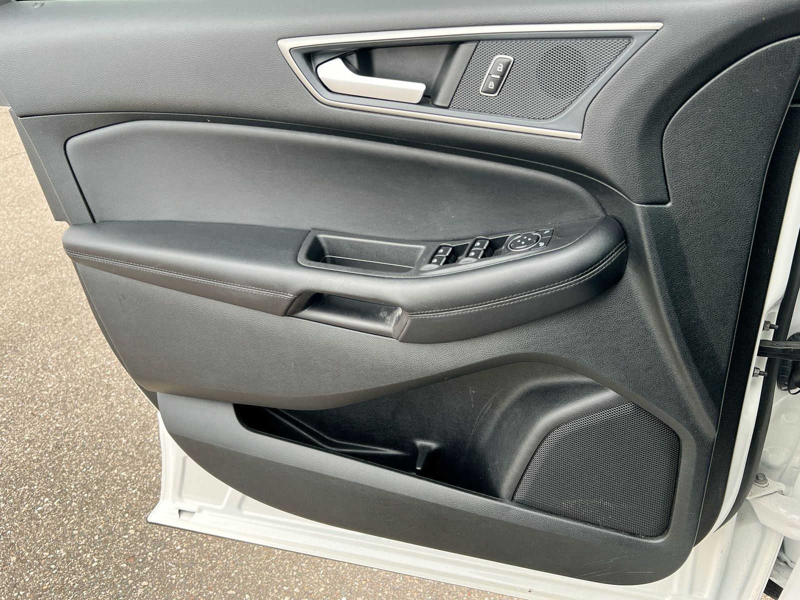 Thumbnail: 2023 Ford Edge - 29