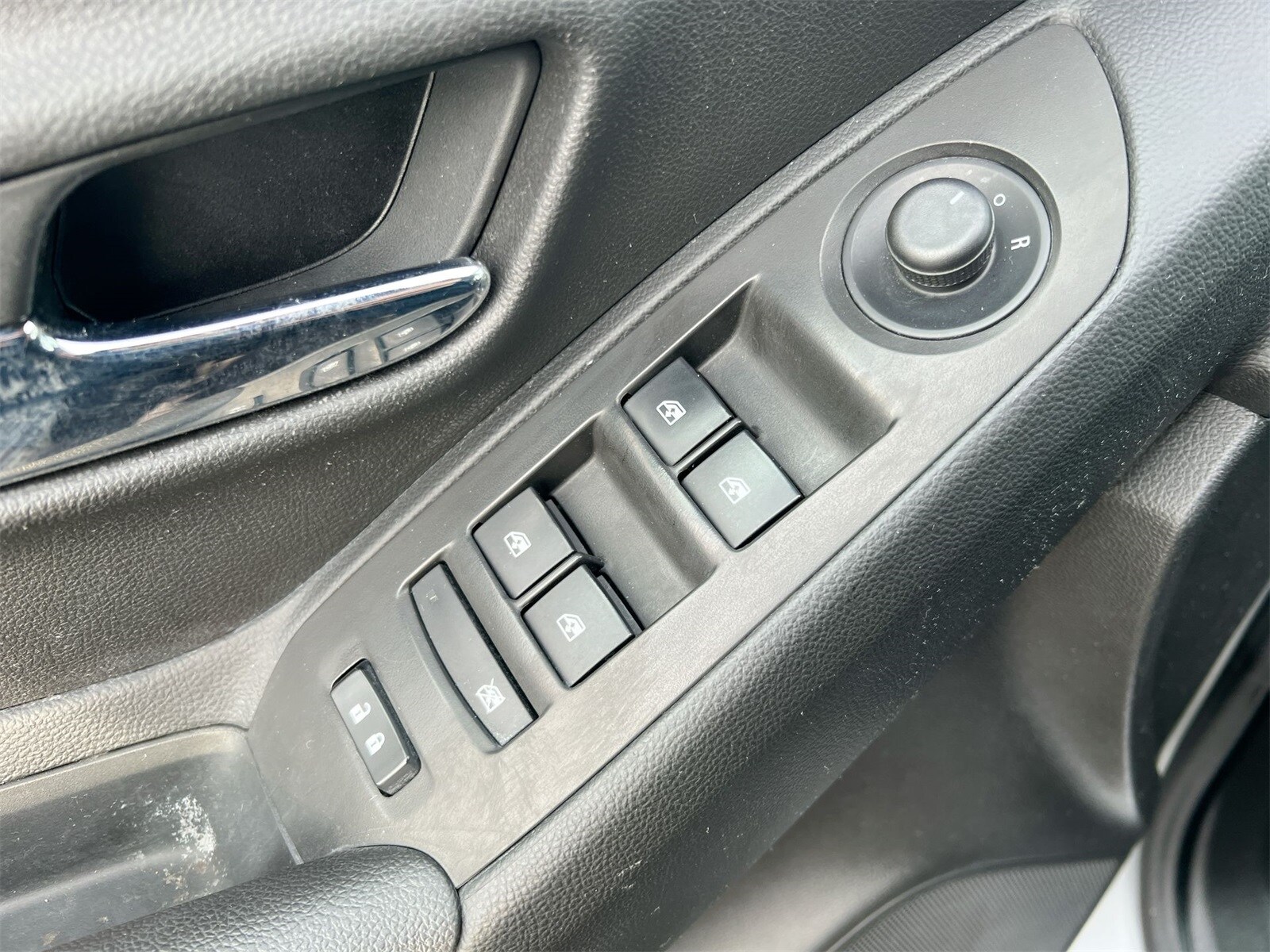 Thumbnail: 2017 Chevrolet Trax - 18