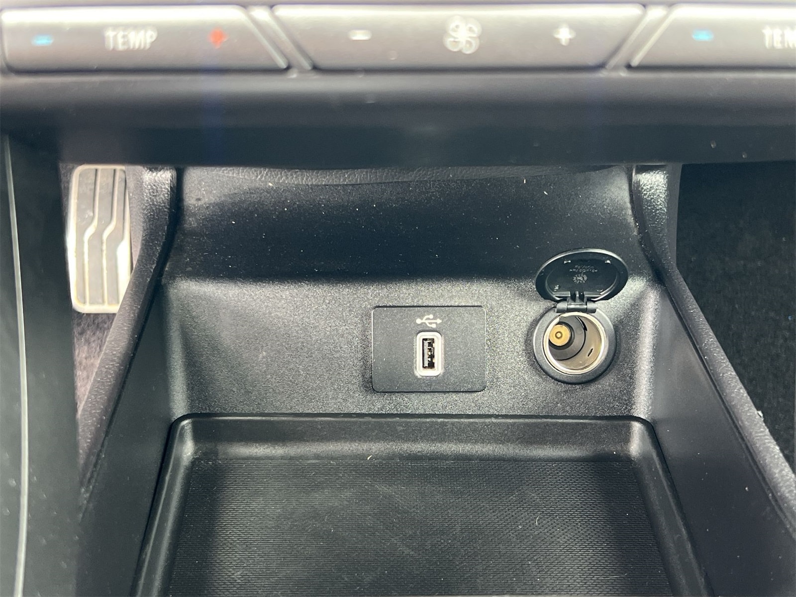 2017 Ford Fusion Titanium 34