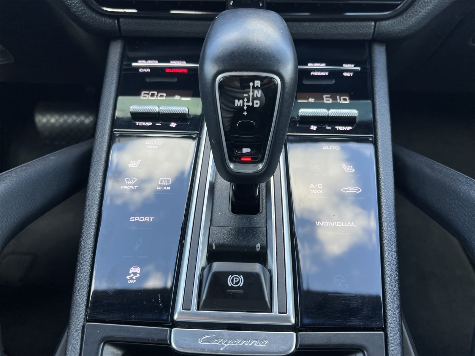 Thumbnail: 2019 Porsche Cayenne - 33