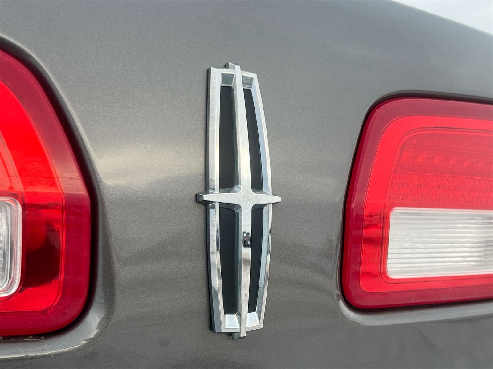 Thumbnail: 2012 Lincoln MKZ - 12