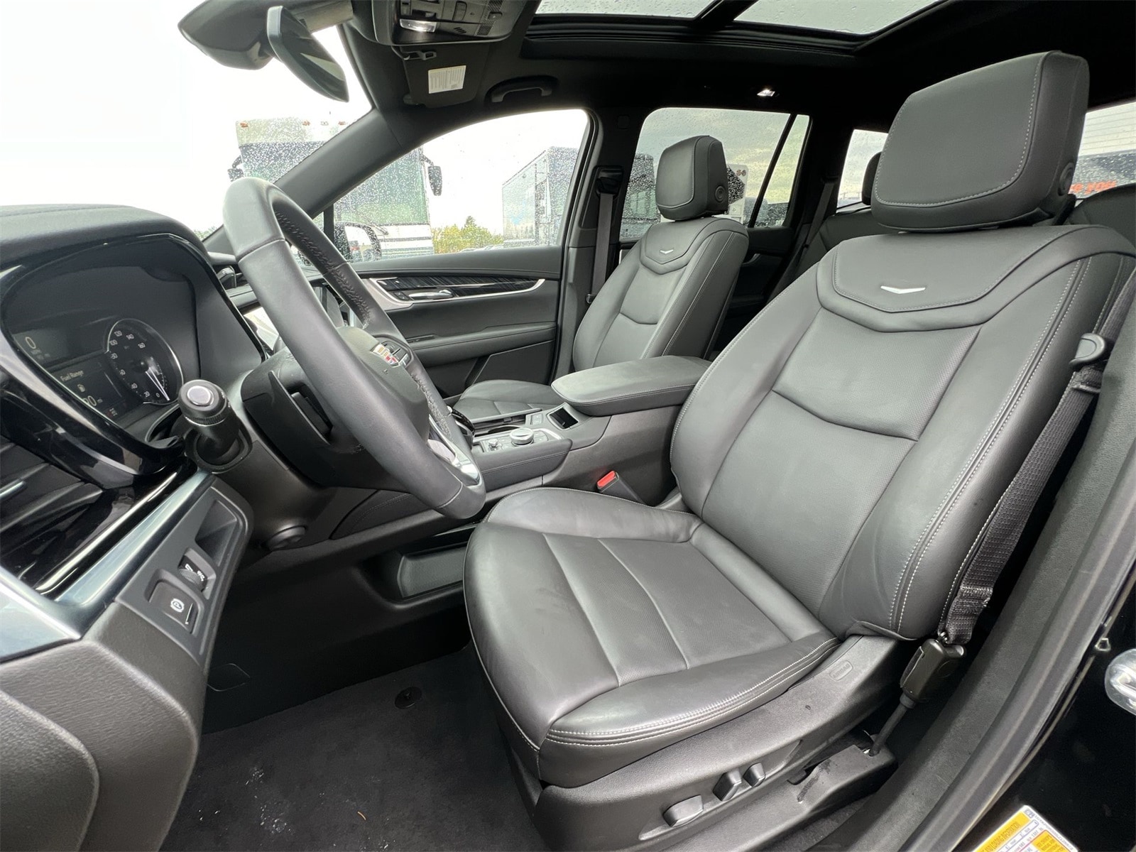 Thumbnail: 2025 Cadillac XT6 - 17