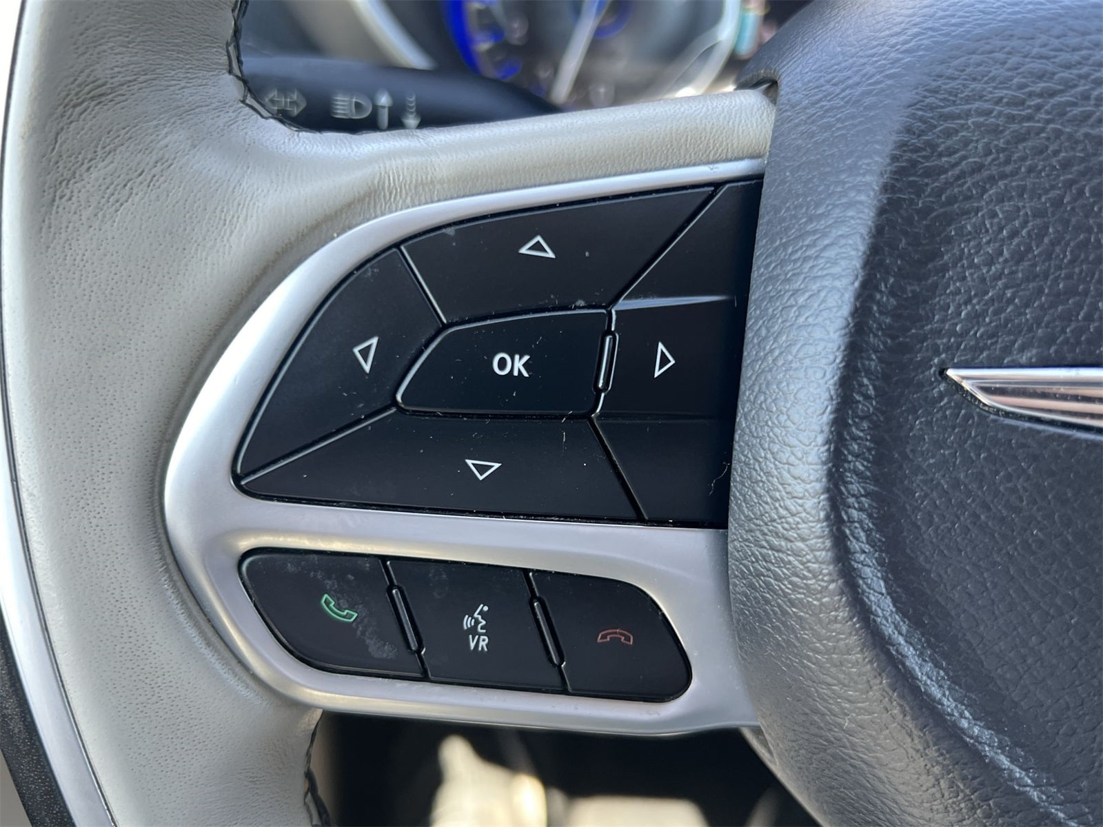Thumbnail: 2019 Chrysler Pacifica - 24