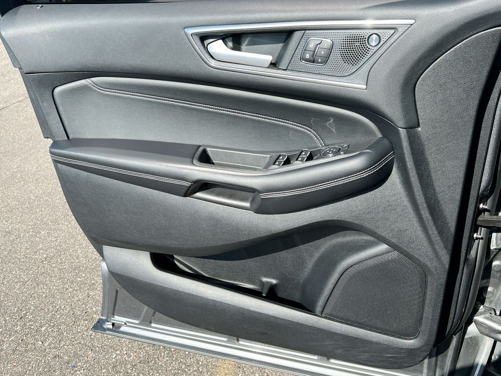 Thumbnail: 2022 Ford Edge - 29