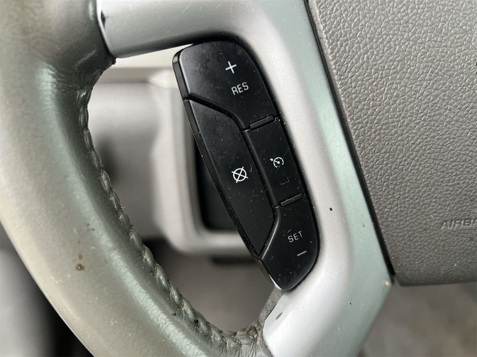 Thumbnail: 2011 Chevrolet Traverse - 23