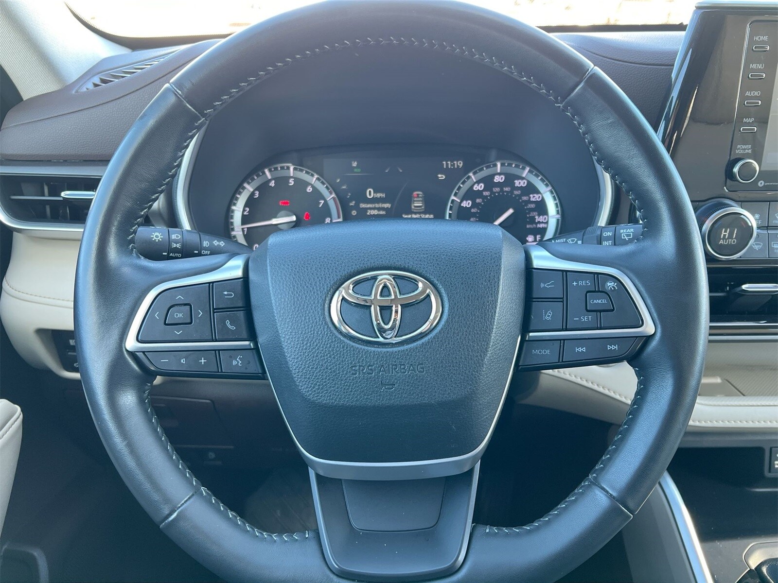 Thumbnail: 2022 Toyota Highlander - 23