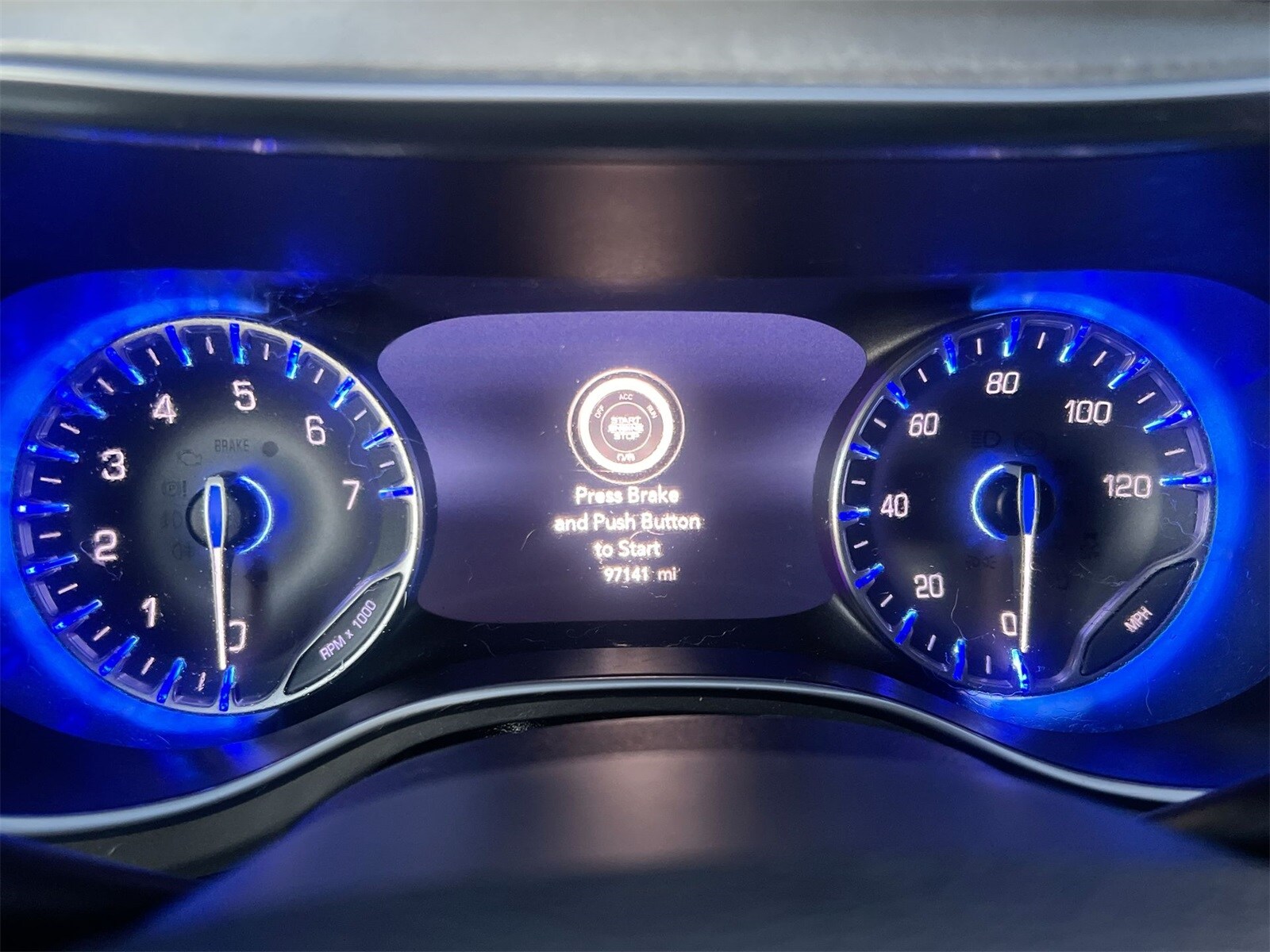 Thumbnail: 2018 Chrysler Pacifica - 32