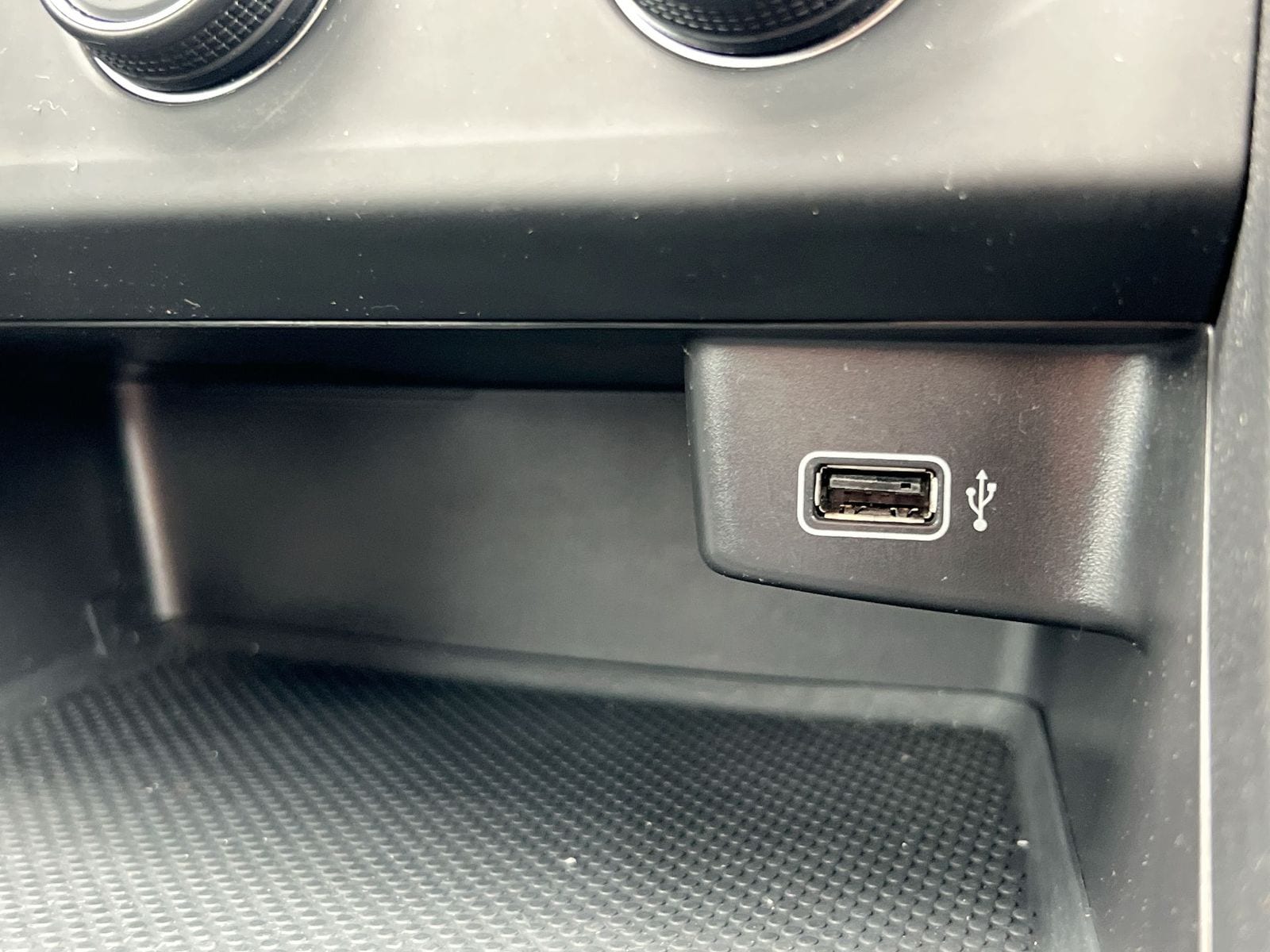 Thumbnail: 2019 Volkswagen Jetta - 30