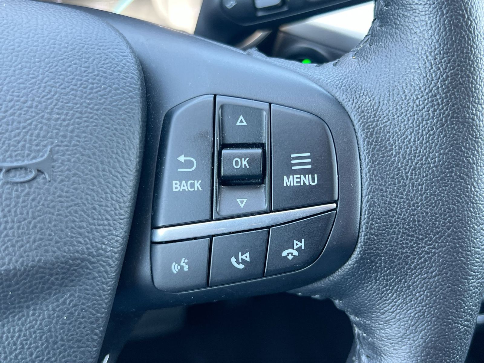 Thumbnail: 2020 Ford Escape - 24
